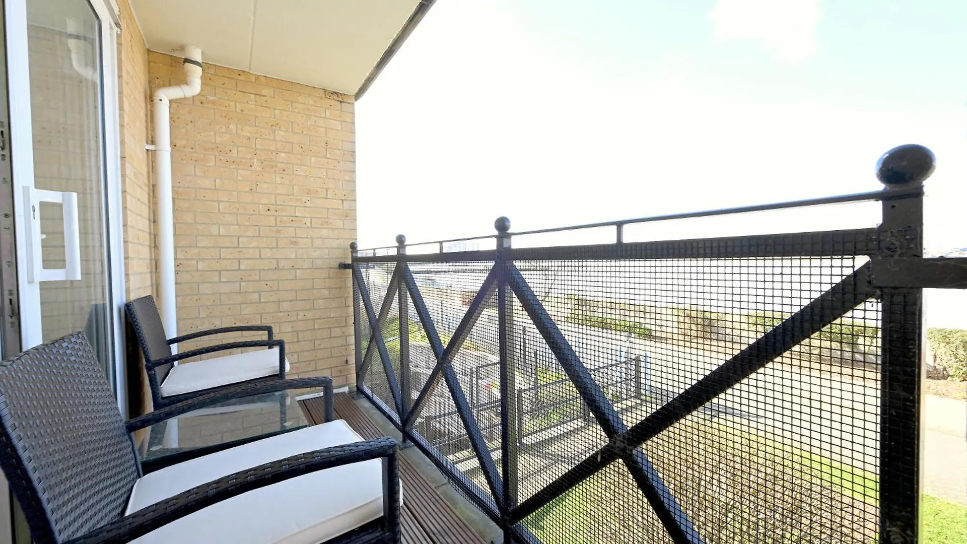Unique 2-Bedroom Accommodation With River Views! London Apartment