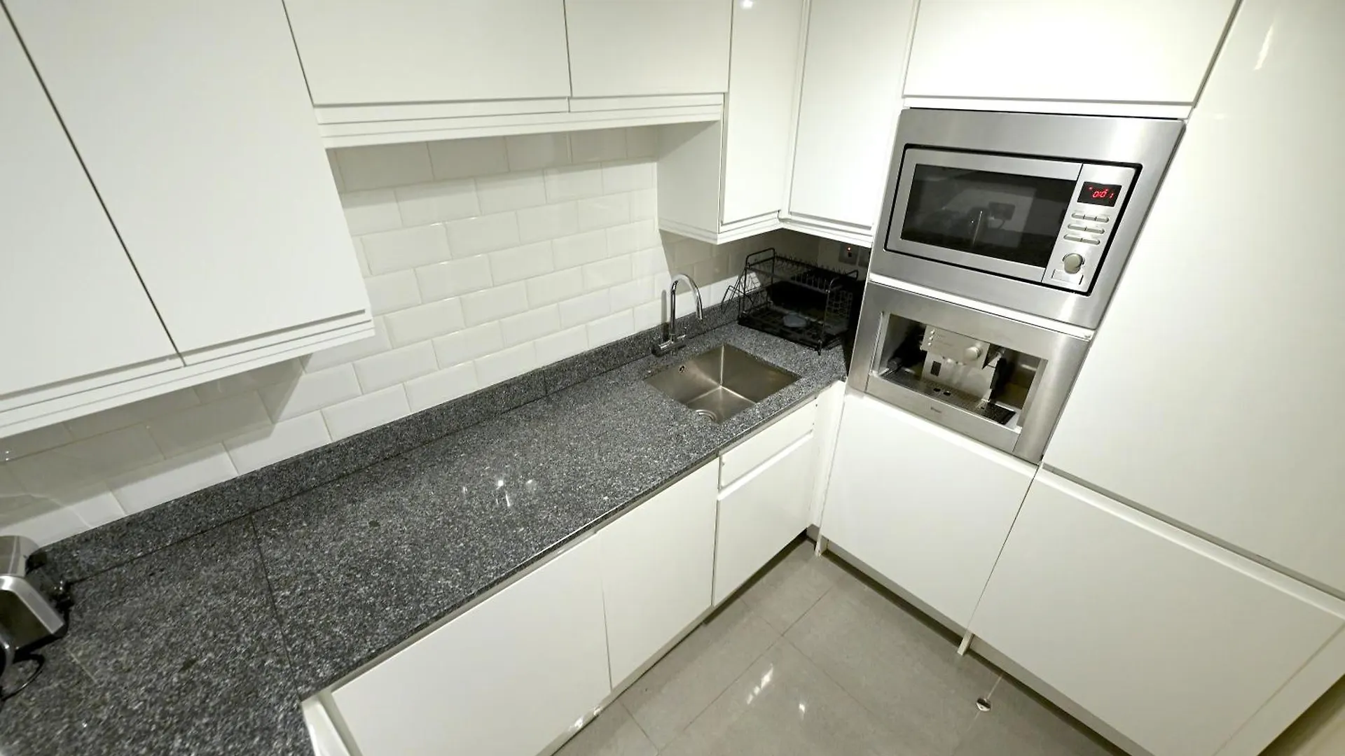 Apartment Unique 2-Bedroom Accommodation With River Views! London