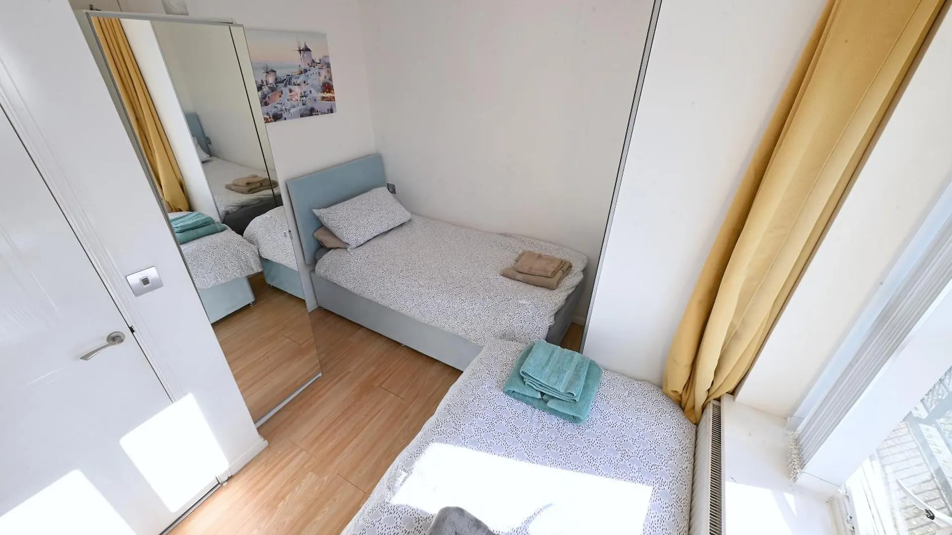 Unique 2-Bedroom Accommodation With River Views! London 0*,