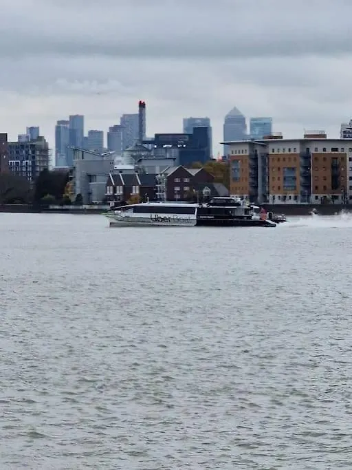 Apartment Unique 2-Bedroom Accommodation With River Views! London United Kingdom